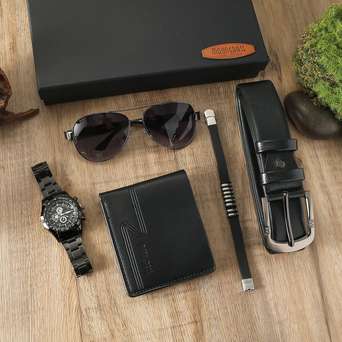 Men's fashion trend watches; men's casual versatile steel strap quartz watches gift box set