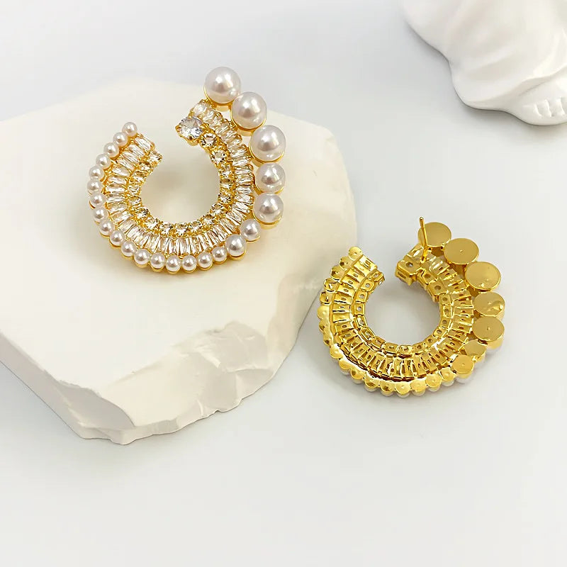 European and American Exaggerated Personality New Style Simple High-end Fashion Personality Versatile Earrings for Women.