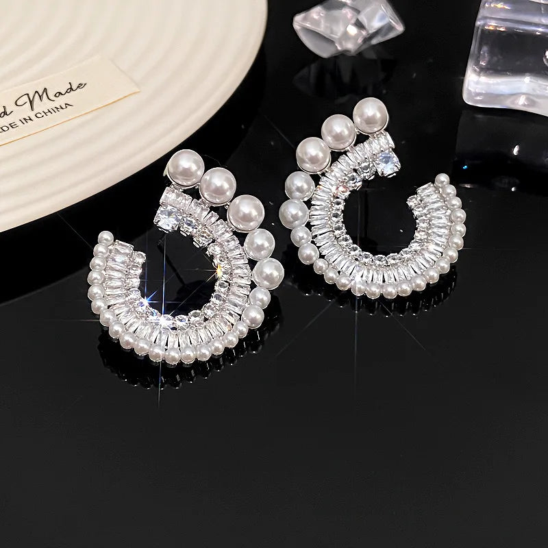 European and American Exaggerated Personality New Style Simple High-end Fashion Personality Versatile Earrings for Women.