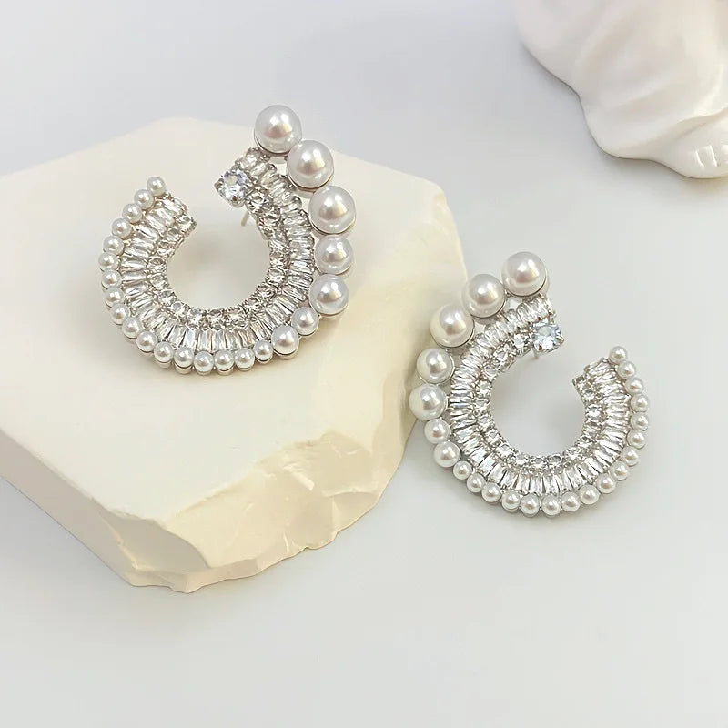 European and American Exaggerated Personality New Style Simple High-end Fashion Personality Versatile Earrings for Women.