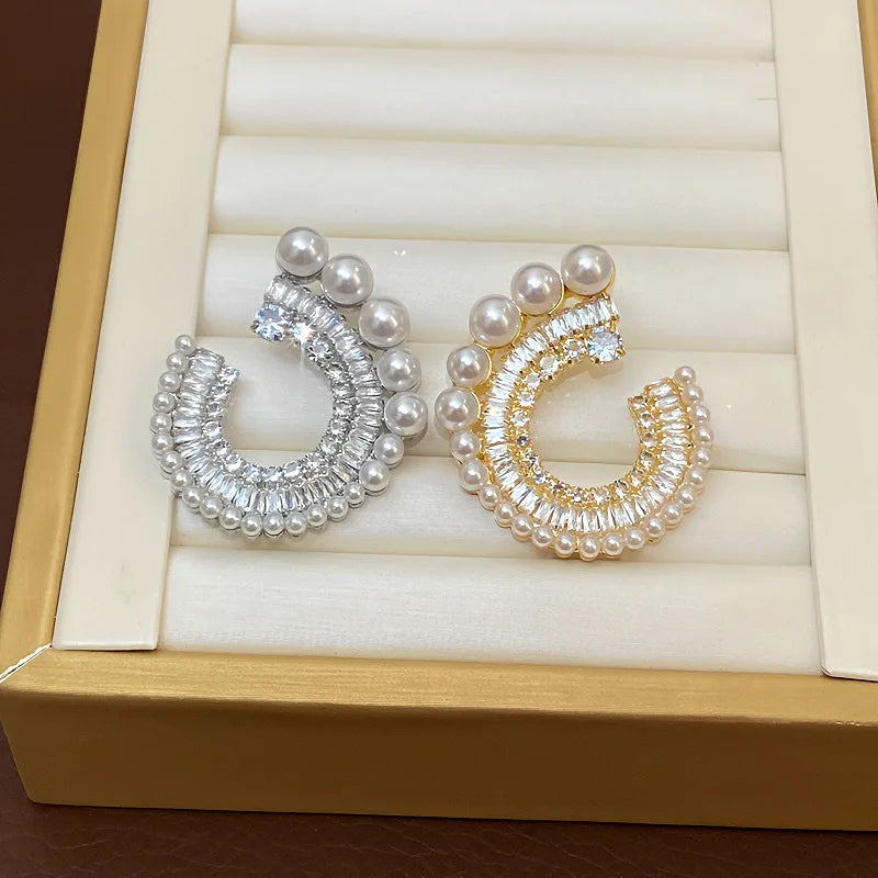 European and American Exaggerated Personality New Style Simple High-end Fashion Personality Versatile Earrings for Women.