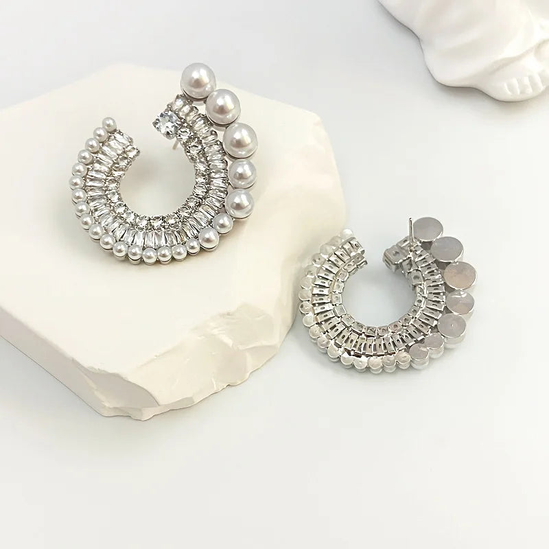 European and American Exaggerated Personality New Style Simple High-end Fashion Personality Versatile Earrings for Women.