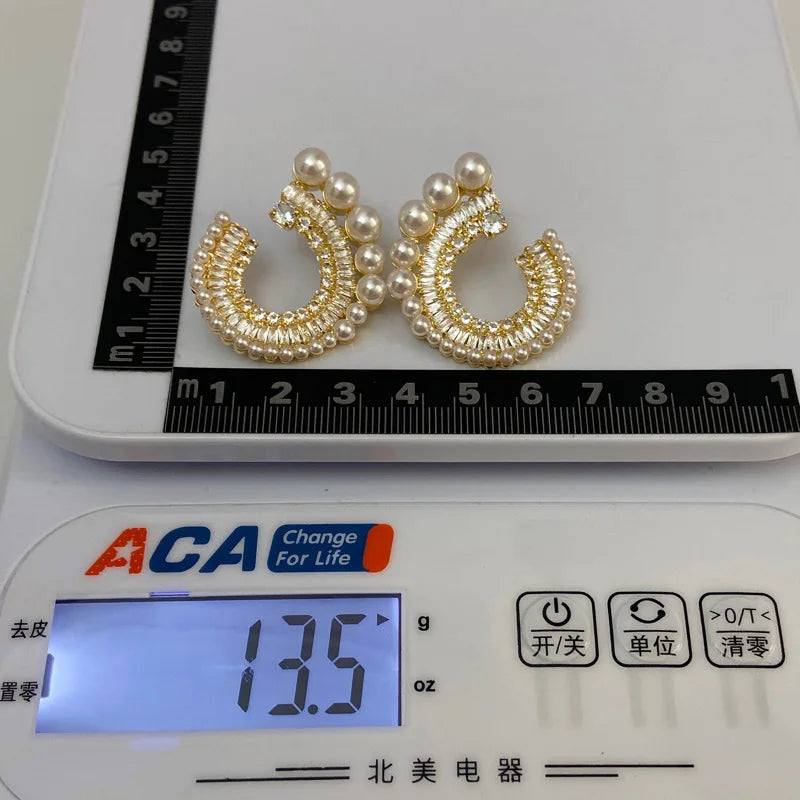 European and American Exaggerated Personality New Style Simple High-end Fashion Personality Versatile Earrings for Women.