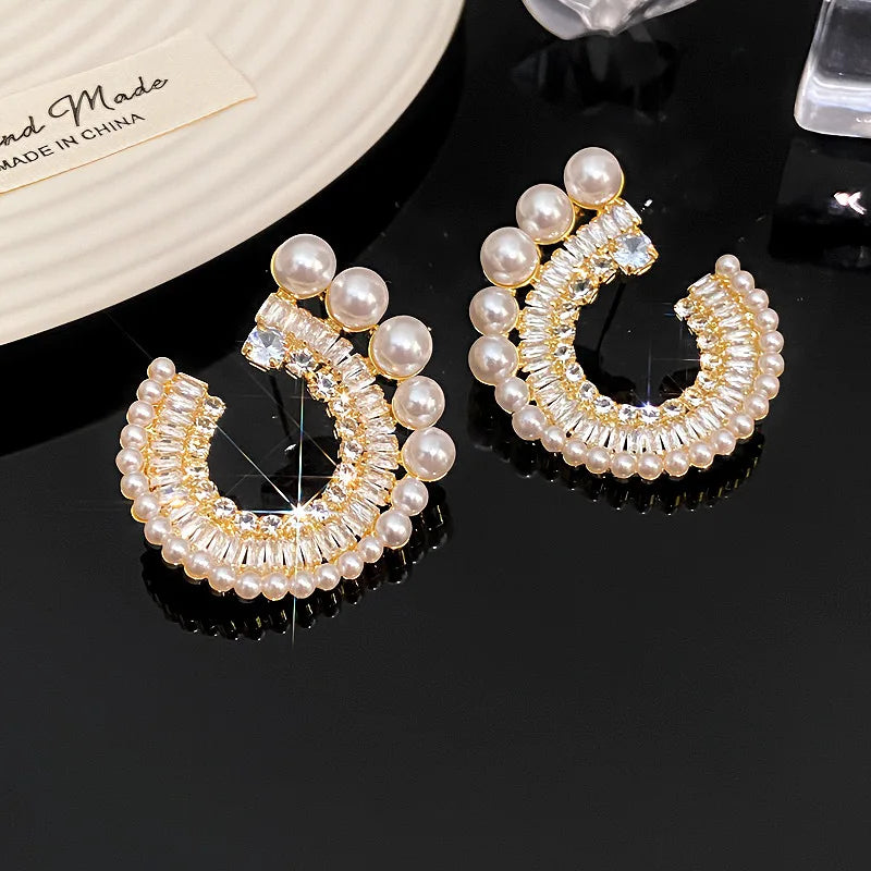 European and American Exaggerated Personality New Style Simple High-end Fashion Personality Versatile Earrings for Women.